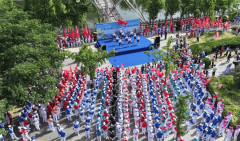 配合祝愿我们伟大祖国繁荣富强